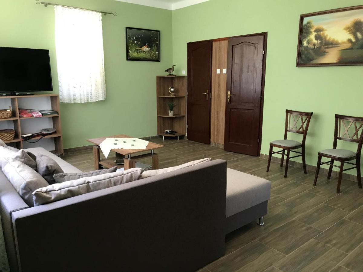 Venusz Ueduelocentrum Tiszacsege Екстер'єр фото